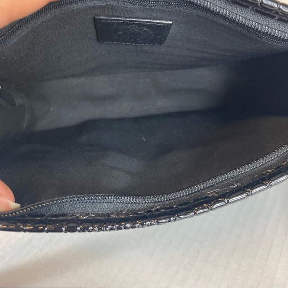 Medallion Genuine Leather Crossbody Purse - Picture 7 of 13